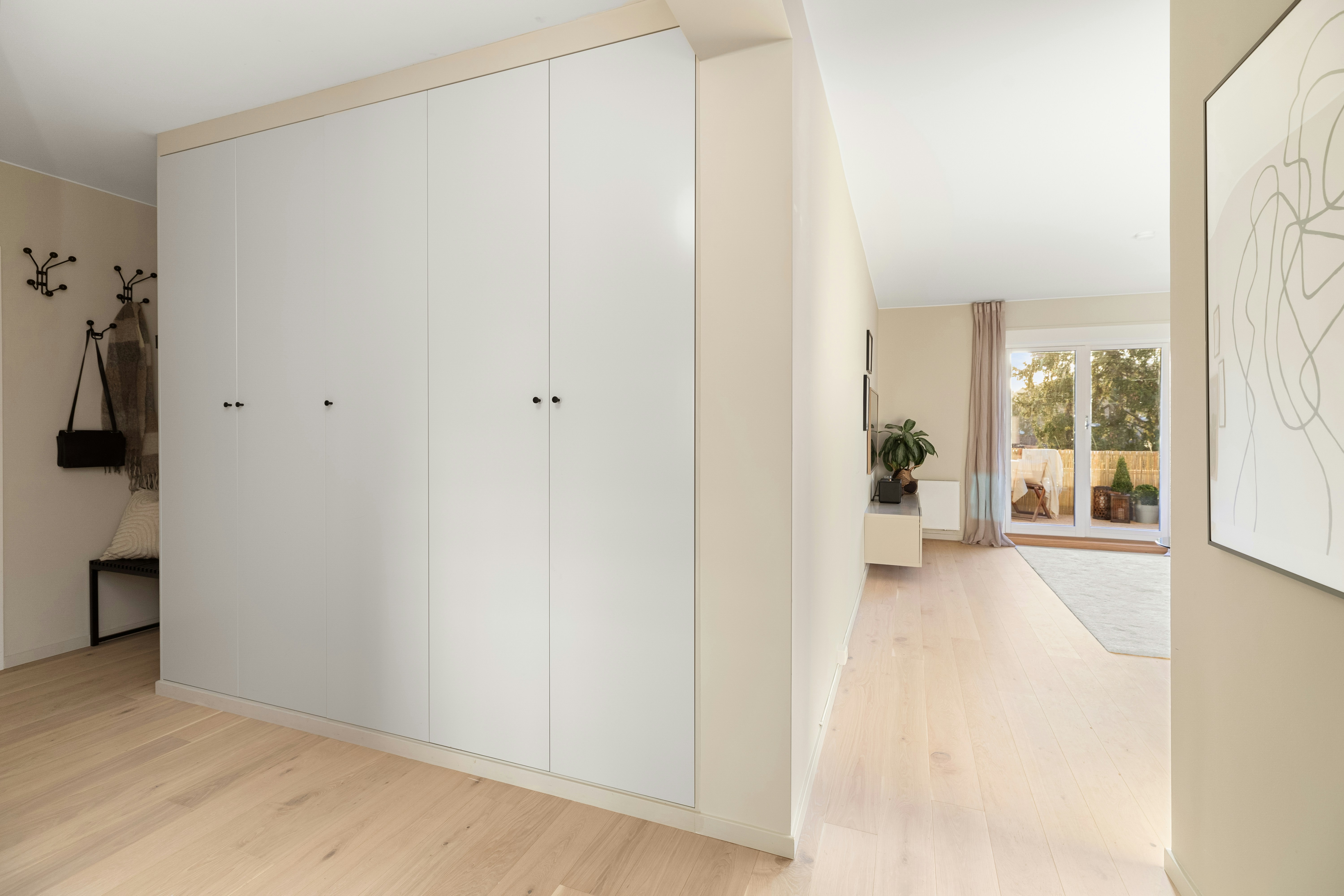 Wardrobes & Storage